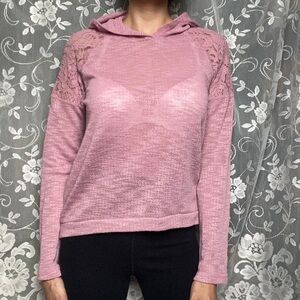 ⭐️ Eyeshadow Lightweight Hooded top